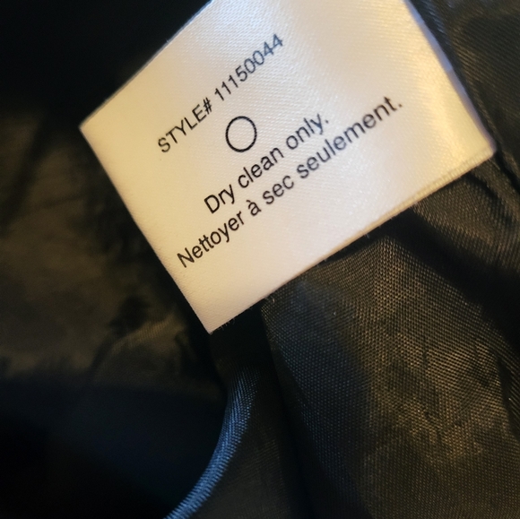 Club Monaco A line quilted skirt - Picture 6 of 6